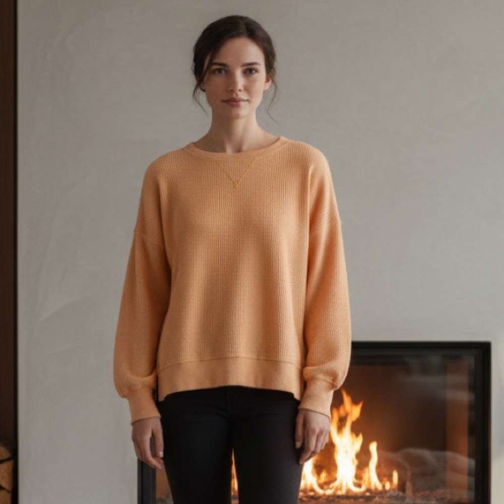 American Eagle Outfitters Soft creamsicle Crew Neck Sweatshirt oversized size M